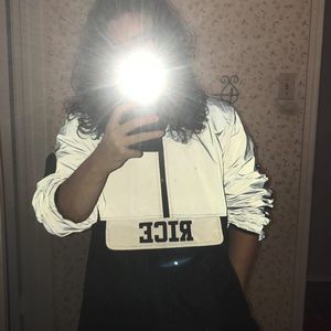 Meet your Posher, Manuel